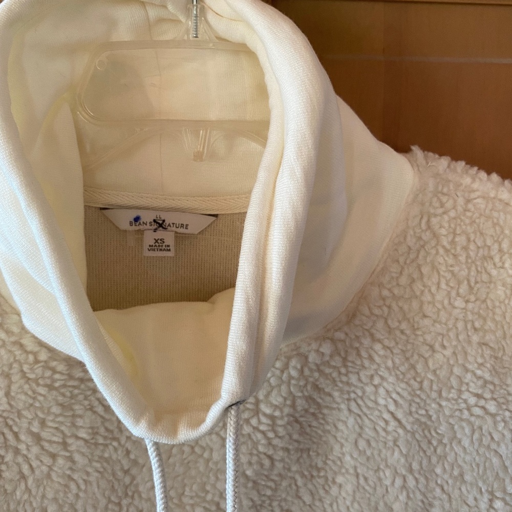 Women's Signature Sherpa Fleece Pullover - Picture 5 of 13